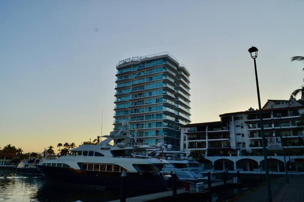 Luxury Condo On The Marina Пуерто Валярта Екстериор снимка