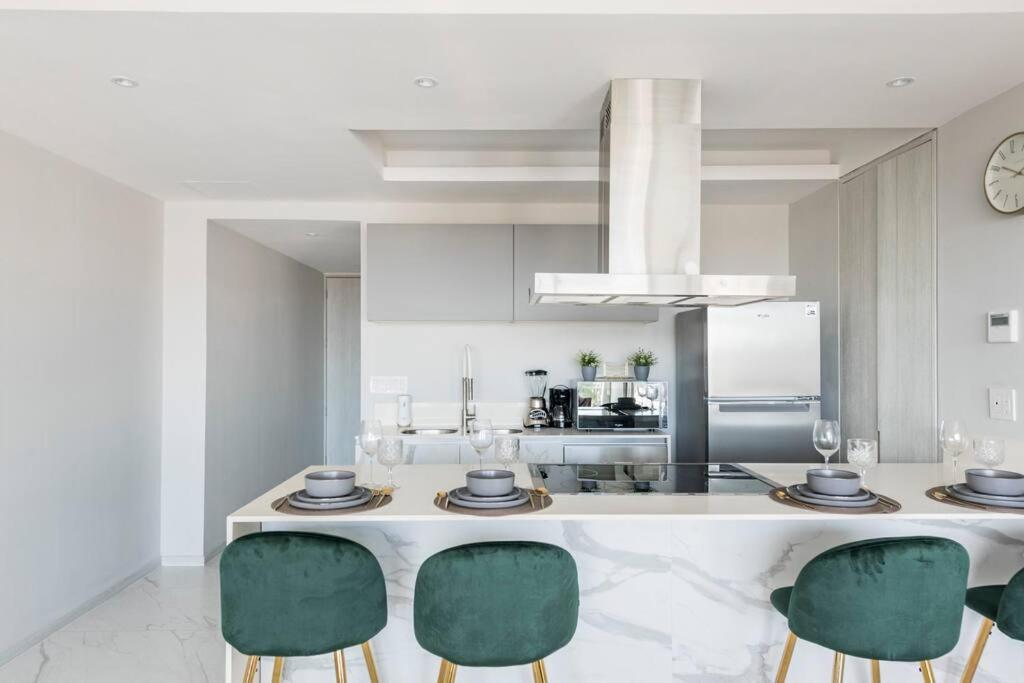 Luxury Condo On The Marina Пуерто Валярта Екстериор снимка